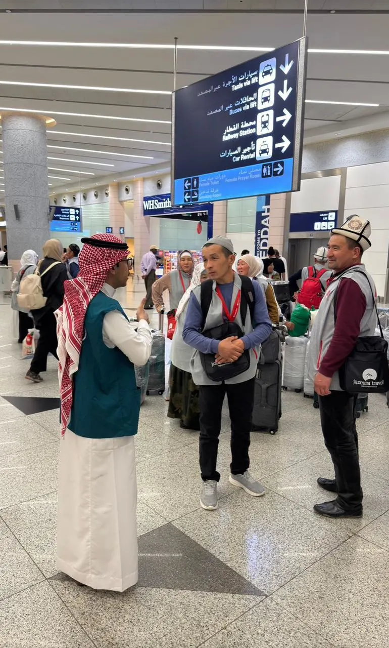 مرافق عمرة مع نظام تغذية راجعة للمعتمرين